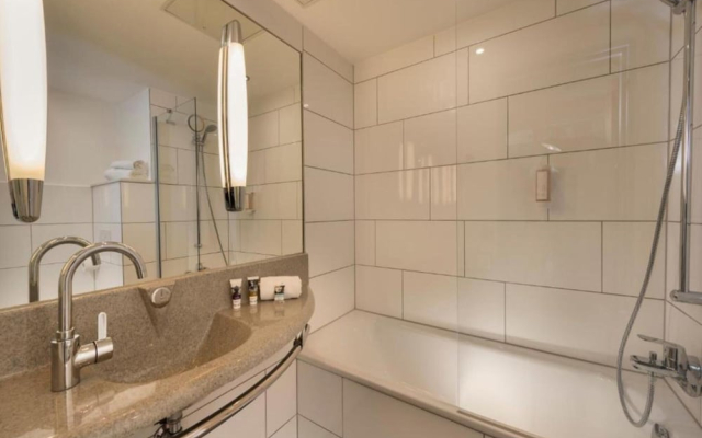 Sunday Saarbruecken Sued Deluxe Double Room