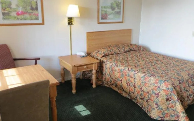 Pine Crest Motor Lodge