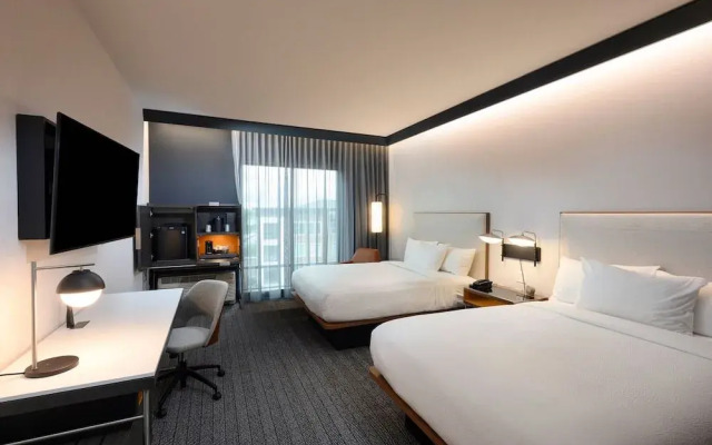 Courtyard by Marriott Charlotte Waverly