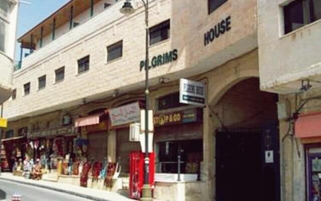 Отель Pilgrim's Guest House Иордания, Мадаба - отзывы, цены и фото номеров - забронировать отель Pilgrim's Guest House онлайн вид на фасад