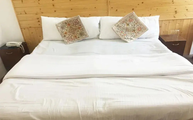 Hotel Fifth Season by OYO