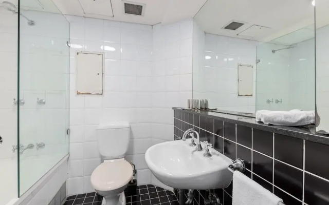 Bright 2-bed Surry Hills Apartment With Balcony