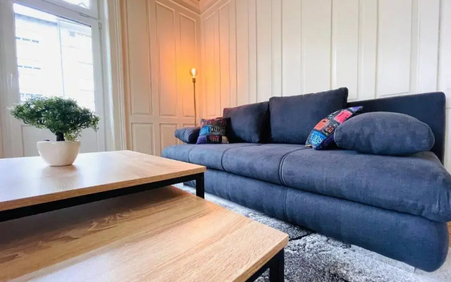Beautiful, bright, large apartment with balcony smarttv