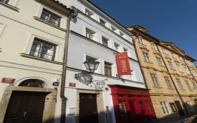 Отель U Zlatého koníčka / The Golden Horse House Чехия, Прага - отзывы, цены и фото номеров - забронировать отель U Zlatého koníčka / The Golden Horse House онлайн вид на фасад