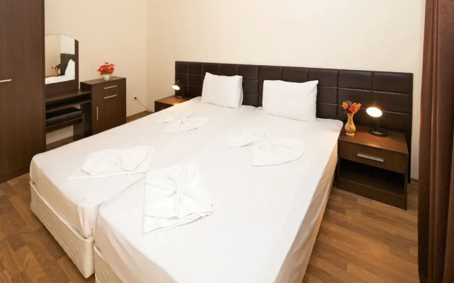 Golden Beach Hotel