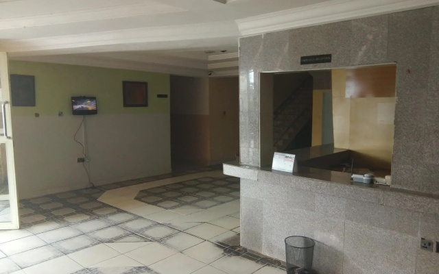 Prime Rose Hotel and Suites