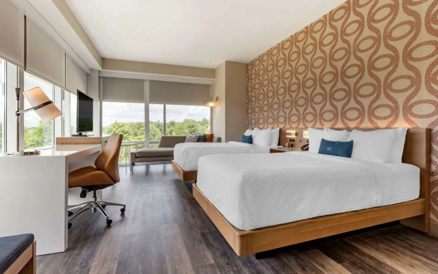 DoubleTree by Hilton Greenville Woodruff Road