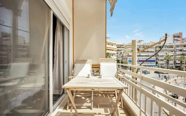 Sunny Apartment Next to the sea Amazing View
