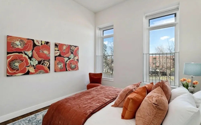 THE PENTHOUSE loft in the heart of Old Town!