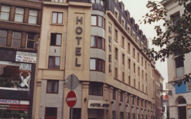 Astrid Centre Hotel Брюссель вид на фасад