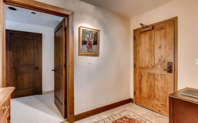 Kiva Lodge by East West Hospitality