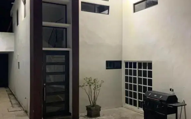 Lomas Suites