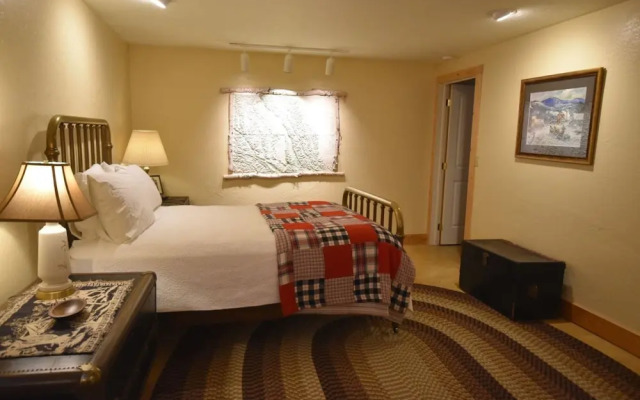 Glacier Park 3 Bedroom Cabin