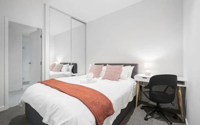 EDWARD, 3BDR Melbourne Apartment