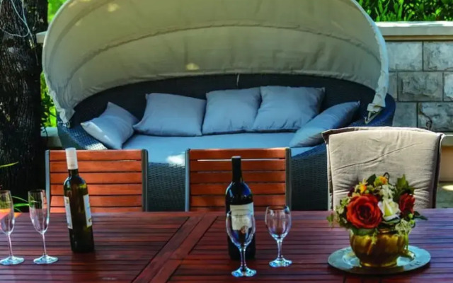 Villa Anka - Five-bedroom Villa With Terrace and Swimming Pool