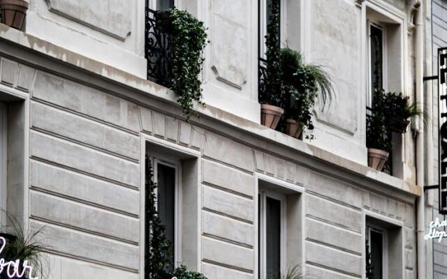 Отель Le Pigalle вид на фасад