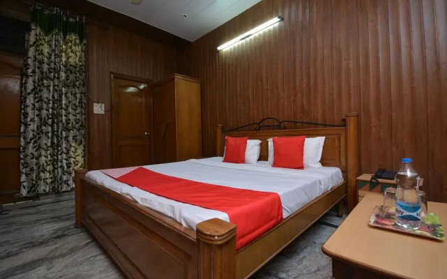 Oyo 40230 Hotel Royal Palace