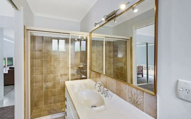 Ullora Close, 61