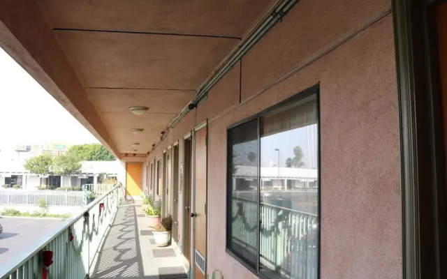 Four Corners motel