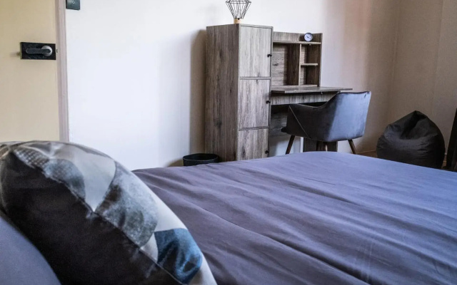 Step In Lodge - Hostel