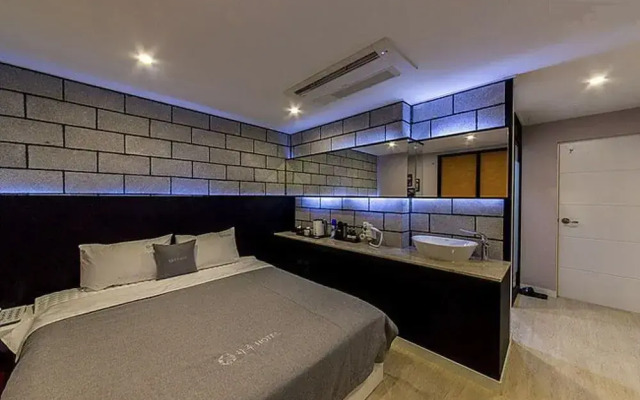 Haru Hotel