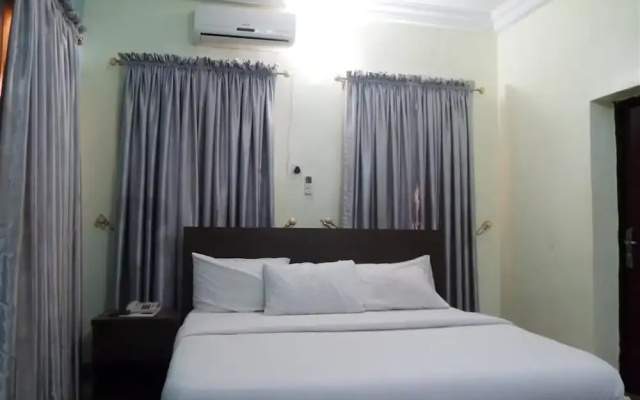 Orange Groove Hotel