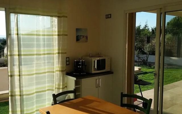 Studio in Villeneuve-lès-avignon, With Wonderful Mountain View, Pool A