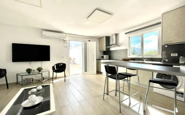 Two-Bedroom House 5, FreeWifi, AC, BBQ, Mountain View