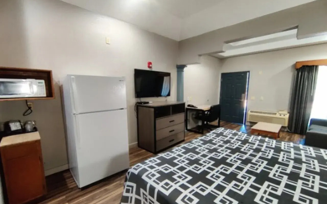 Regency Inn & Suites By Capital O Houston IAH Airport