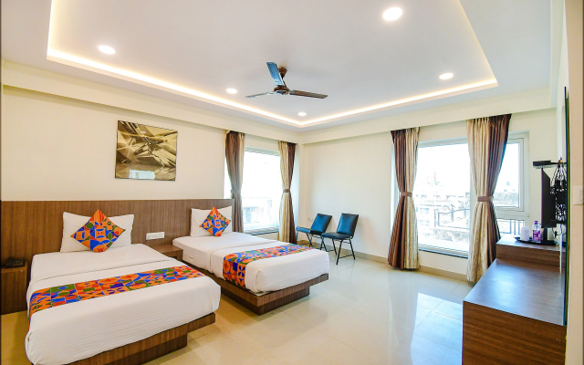 Fabhotel Kzar Select