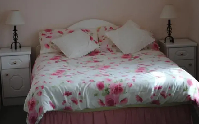Oldcourt House Bed and Breakfast