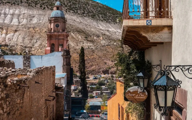 Hotel Amor y Paz