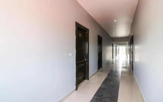 OYO 62042 Niloy Guest House