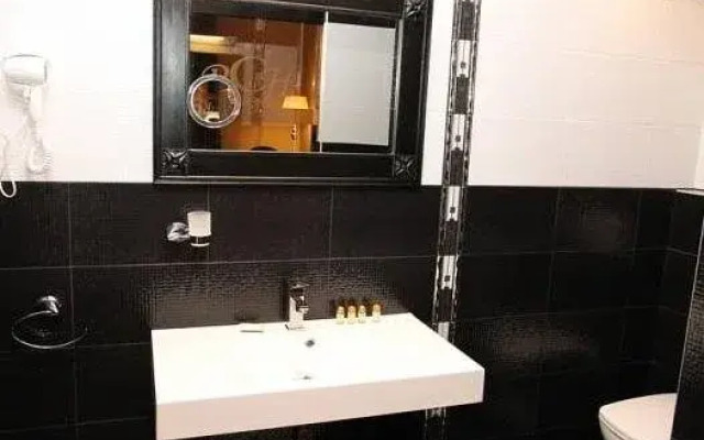 Rex Clinic Hotel