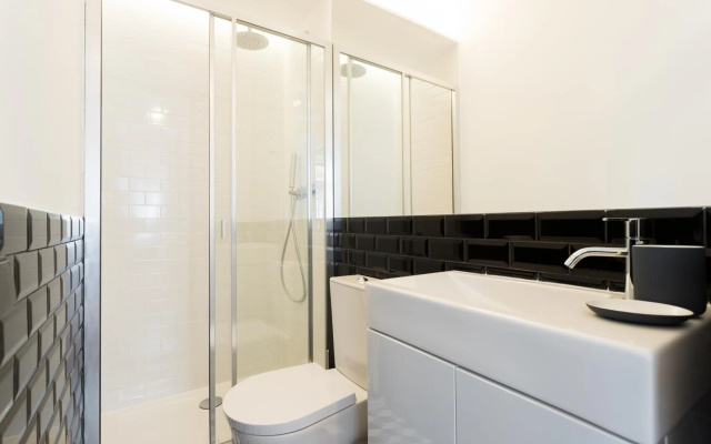 JOIVY Splendid 2BR flat in Bairro Alto, nearby Luís de Camões Sq.