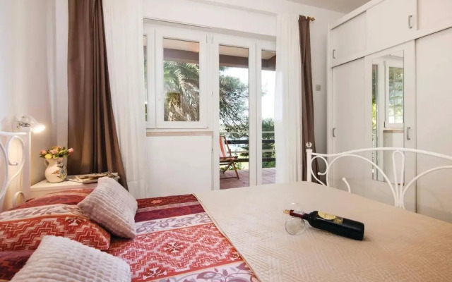 Nice Home in Pula with WiFi, 2 Bedrooms & Hot Tub