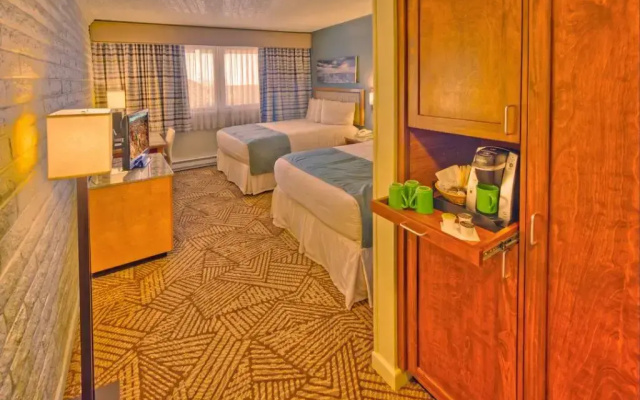 Thunderbird Lodge