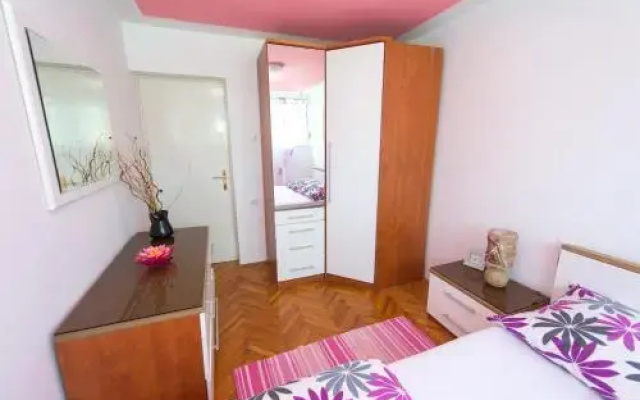 Apartment Adi