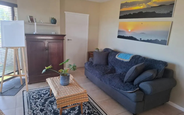 Whispering Waves - Serene Langebaan Getaway With Breathtaking Views