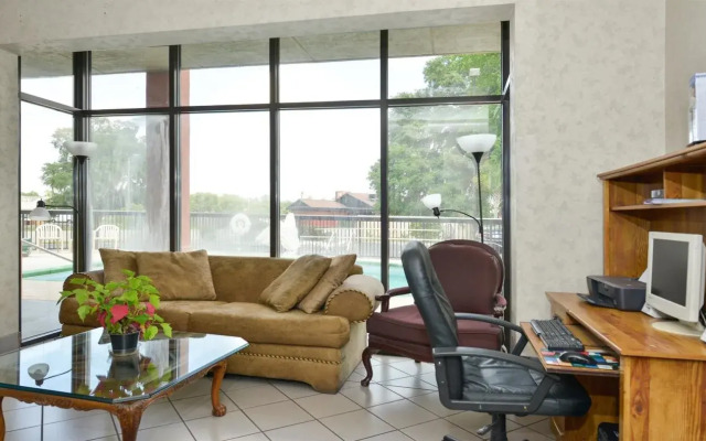 Suburban Studios Hinesville - Fort Stewart Area