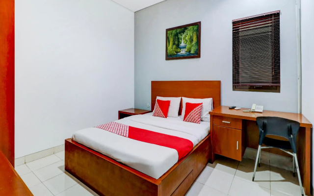 OYO Flagship 90641 Sky City Home