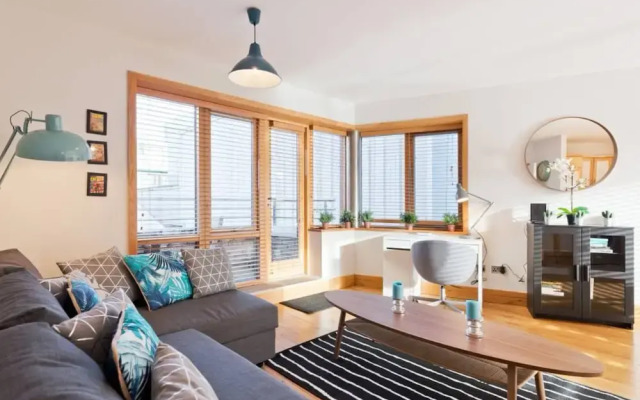 2 Bedroom City Centre Apartment With Patio