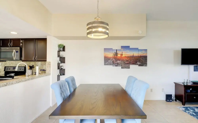 Sunny Tucson Townhome w/ Patio & Mountain Views!