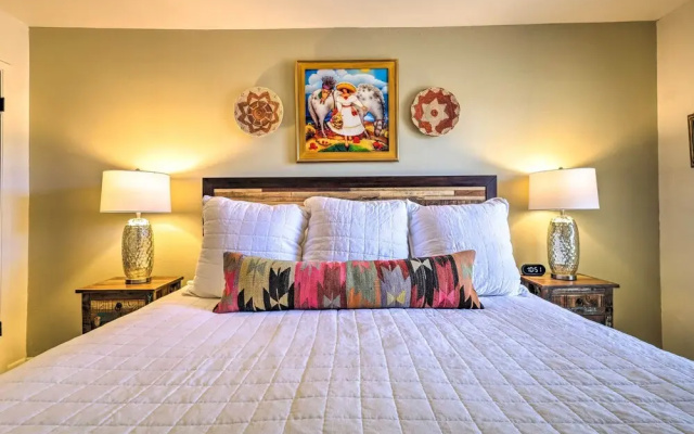 Traditional-style Adobe Casita - Walk to Dtwn