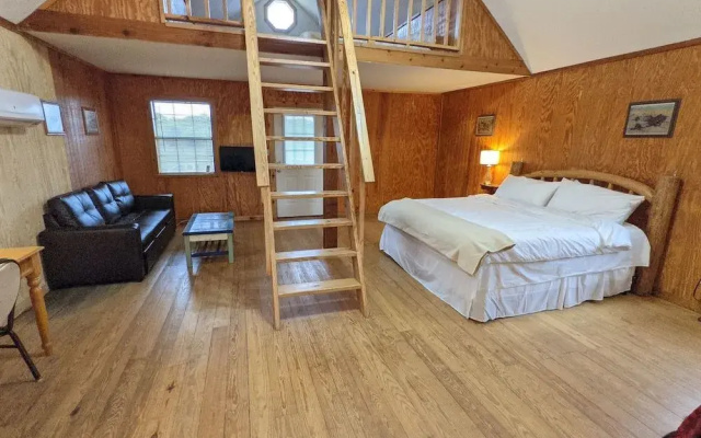 Red Horse Cabins