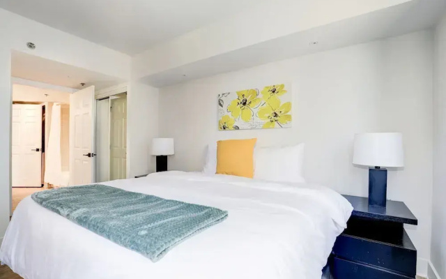 Elegant 2BR Apartment Minutes From DC