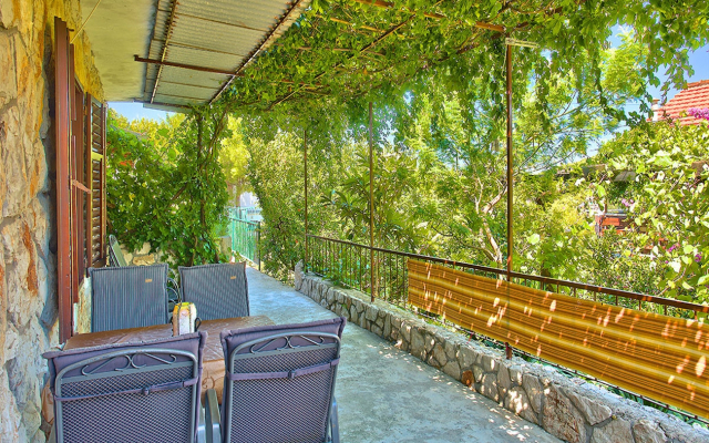 Apartment Vibo - parking and barbecue: A5 Vinka 4 Jelsa, Island Hvar