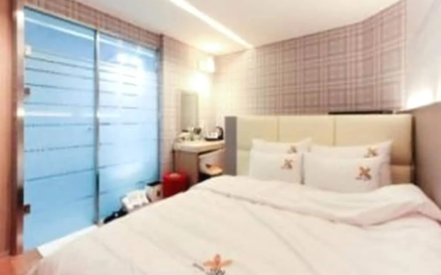 Karat Hotel