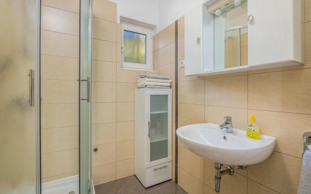 Beautiful Apartment in Baska With 2 Bedrooms and Wifi