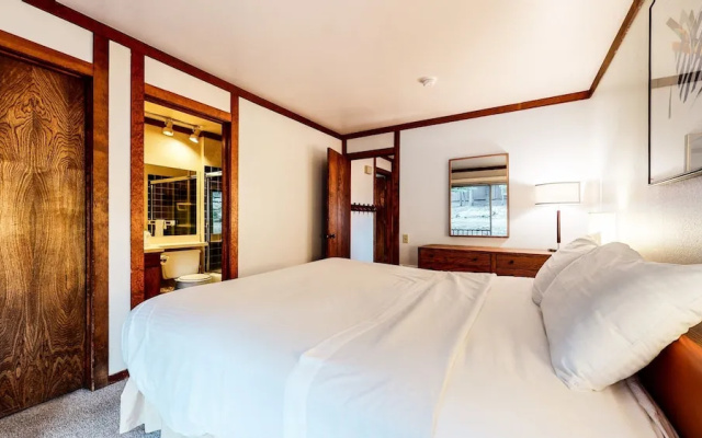 Mammoth Estates Deluxe 2 Bedroom Condos